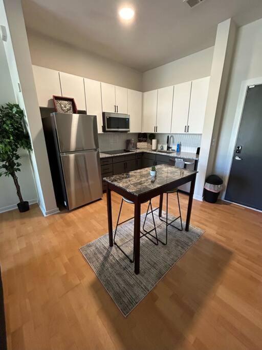 1 Bedroom Townhouse Studio In Uptown *