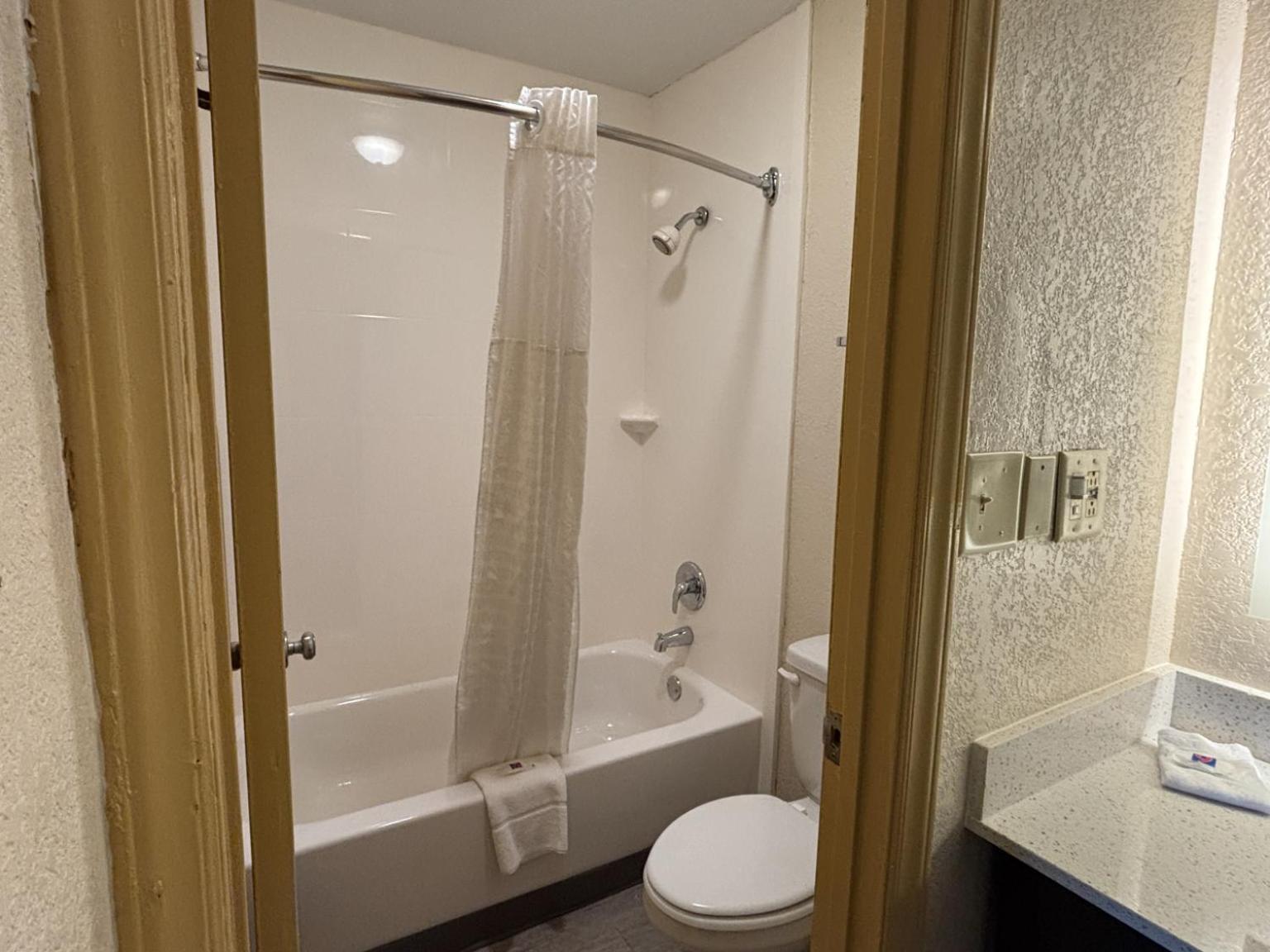 6 Charlotte, Nc Northlake * Charlotte