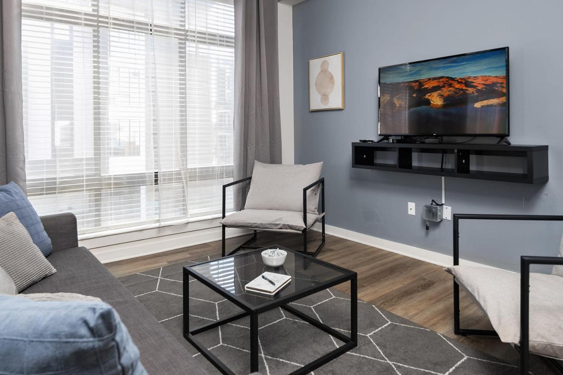 Spacious 2bd With Private Balcony And Free Parking 2 Apartment