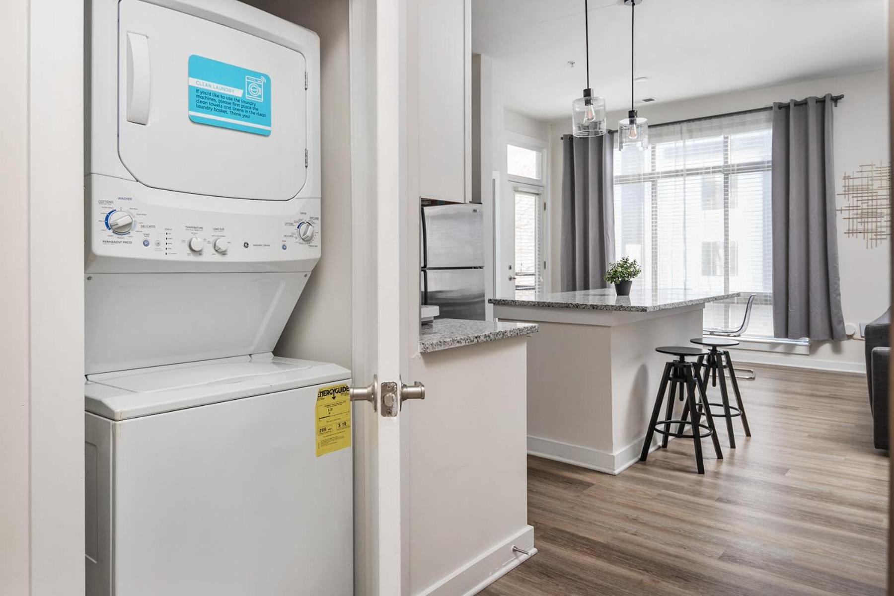 Apartment Spacious 2bd With Private Balcony And Free Parking 2 Charlotte
