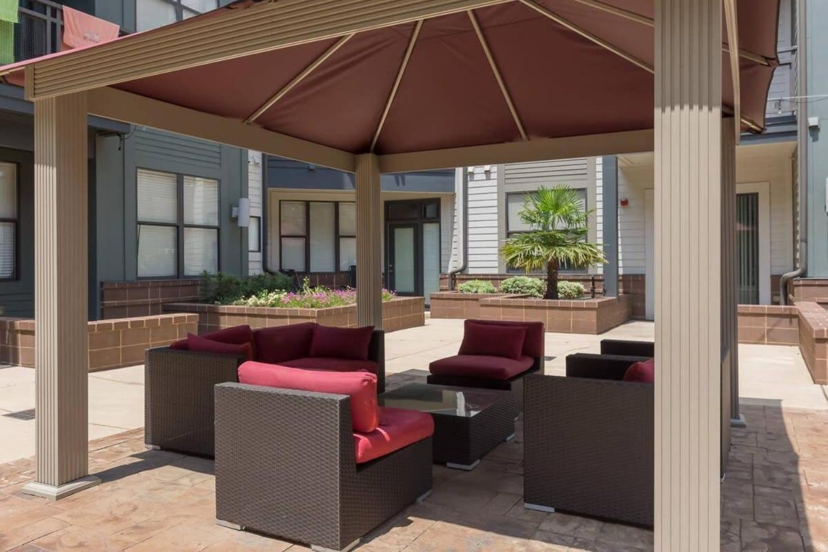 Spacious 2bd With Private Balcony And Free Parking 2 * Charlotte