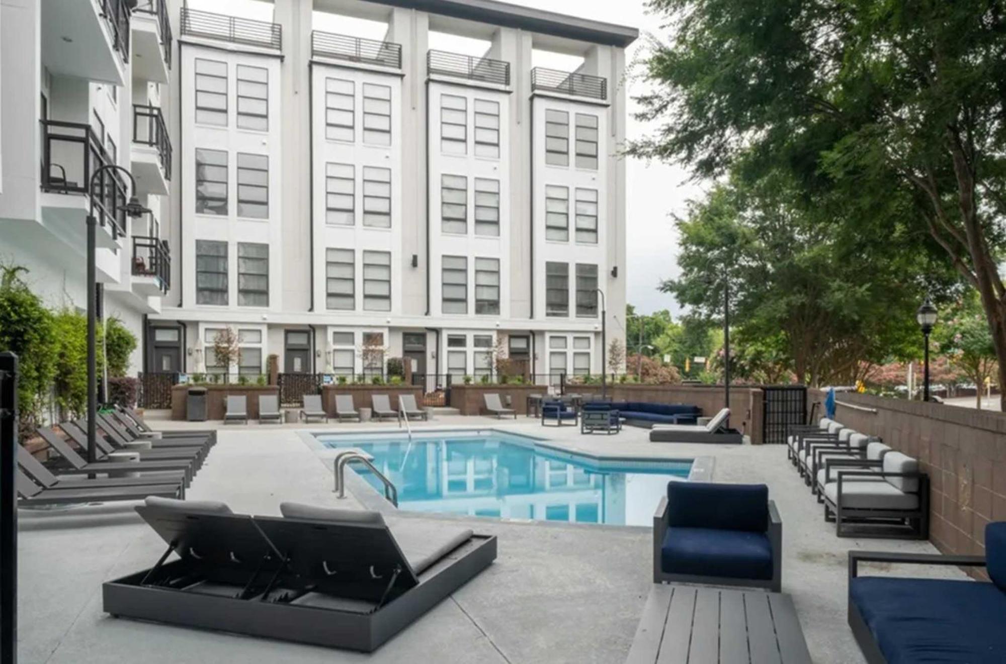 Spacious 2bd With Private Balcony And Free Parking 2 *