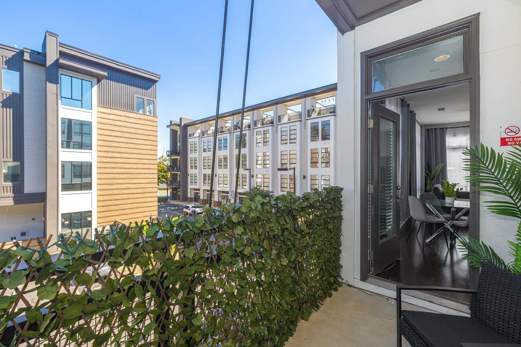 Spacious 2bd With Private Balcony And Free Parking 2 Apartment