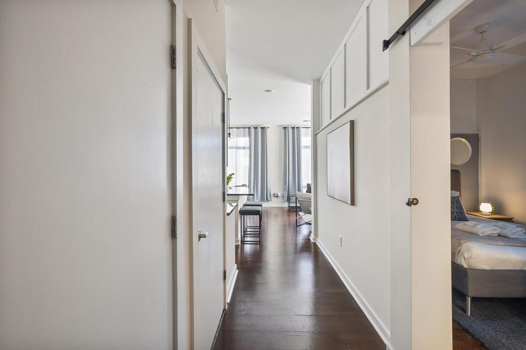 Spacious 2bd With Private Balcony And Free Parking 2 * Charlotte
