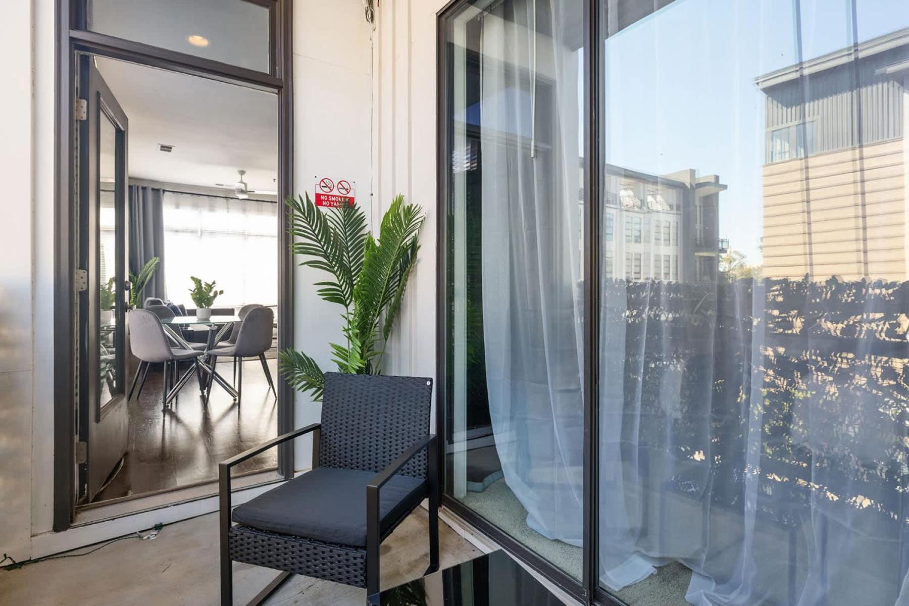 Apartment Spacious 2bd With Private Balcony And Free Parking 2 Charlotte