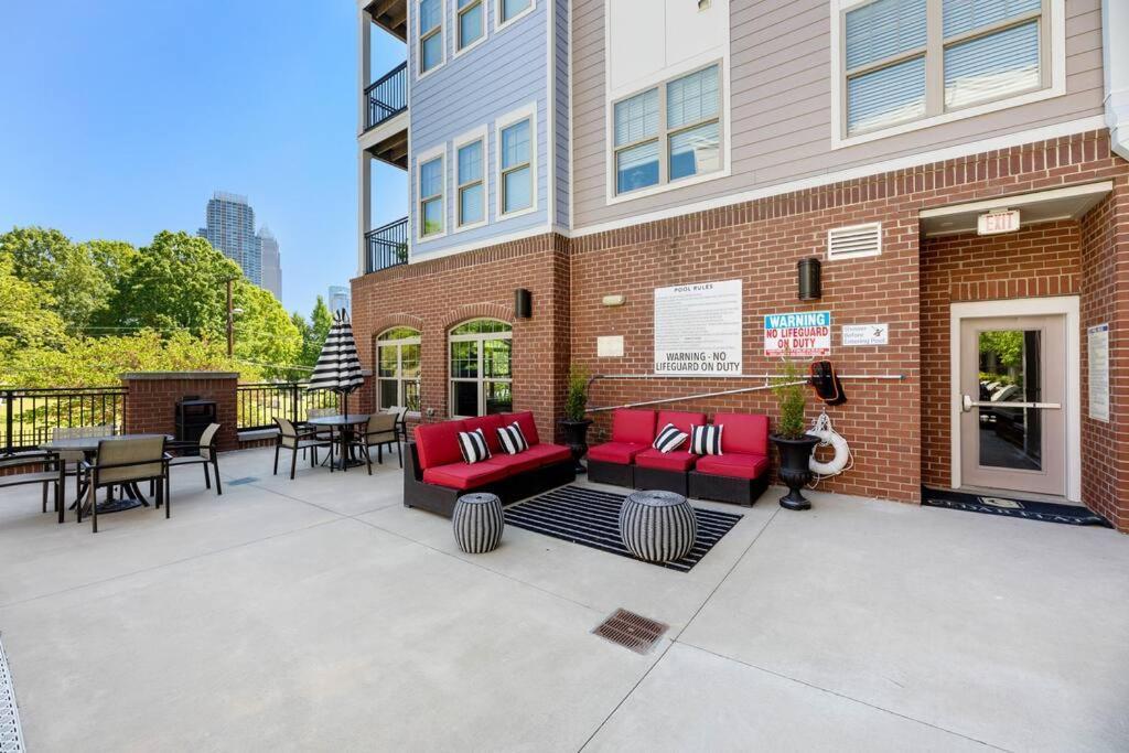Apartment Uptown Elegance Gym, Pool, Wine