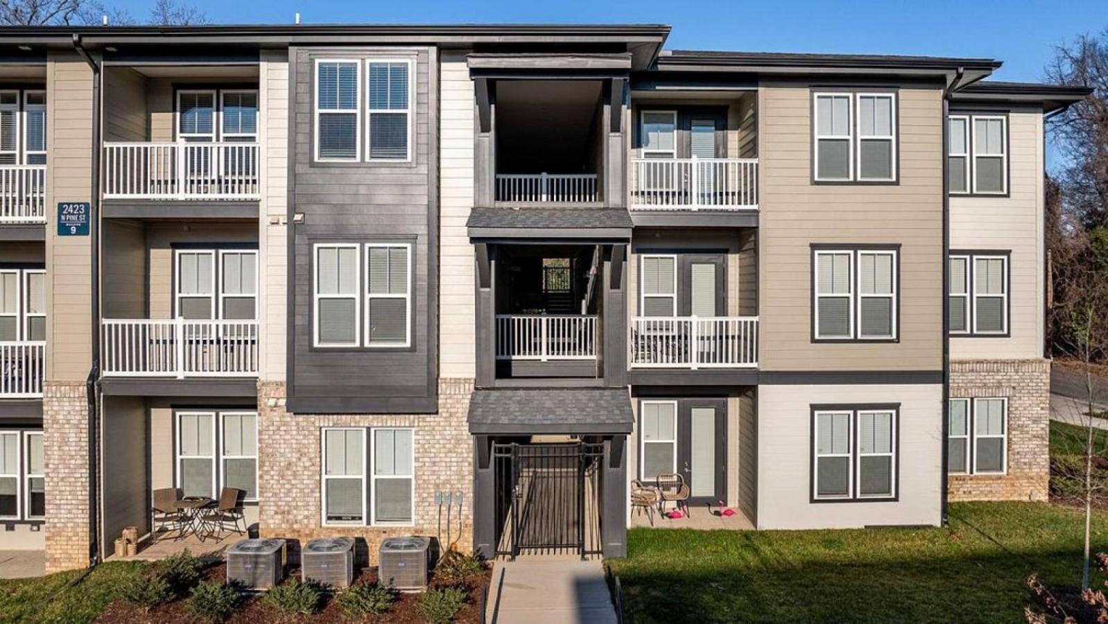 Apartment Landing At The Henry - 1 Bedroom In Northwest
