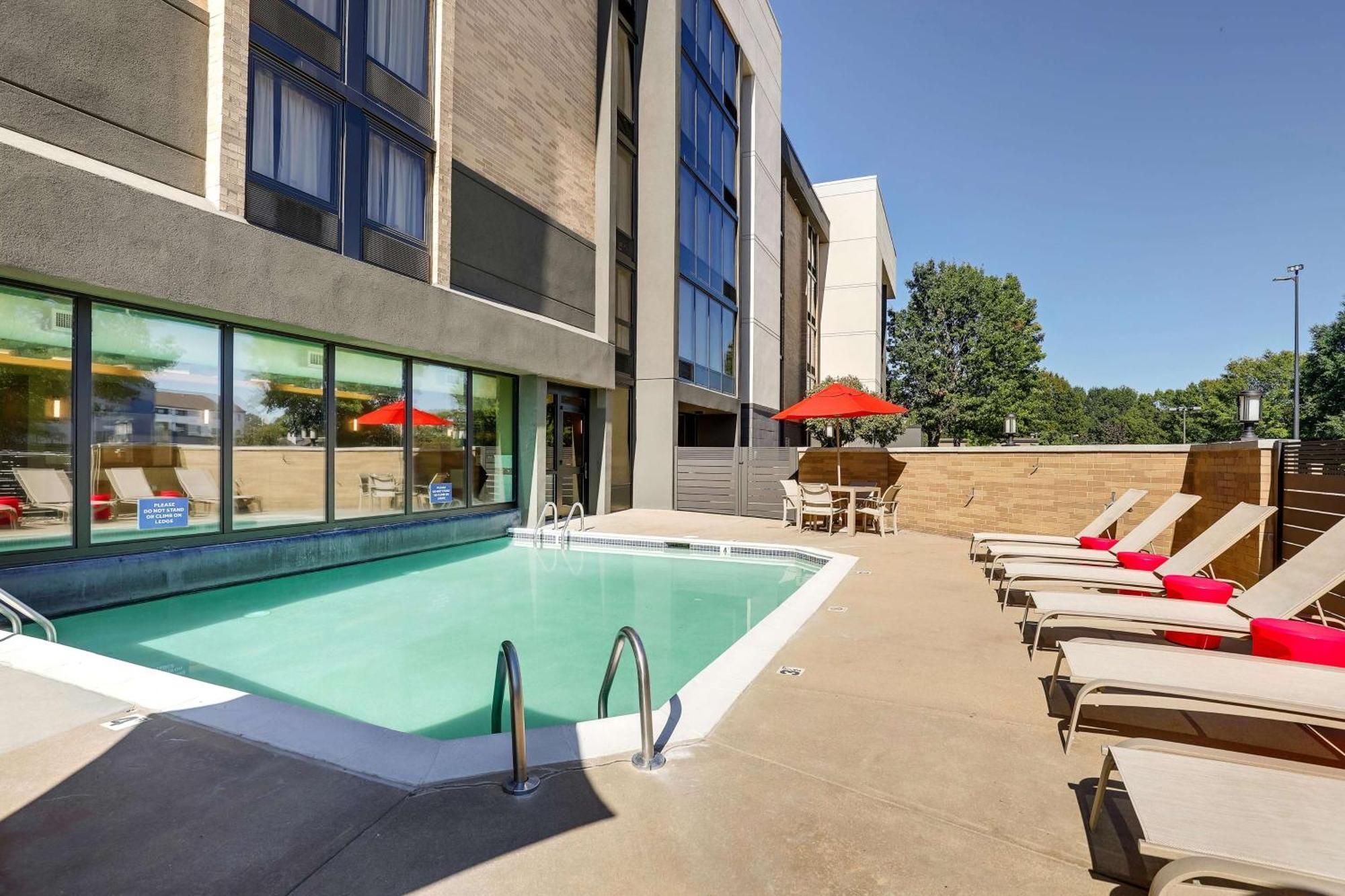 Drury & Place Hotel 3*