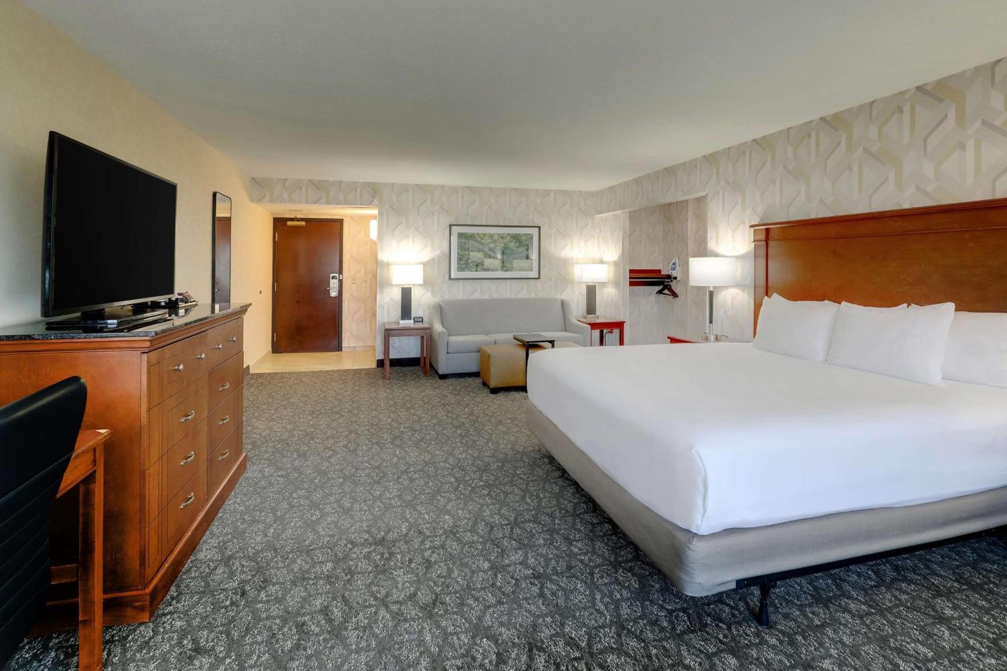 Drury & Place Hotel 3*