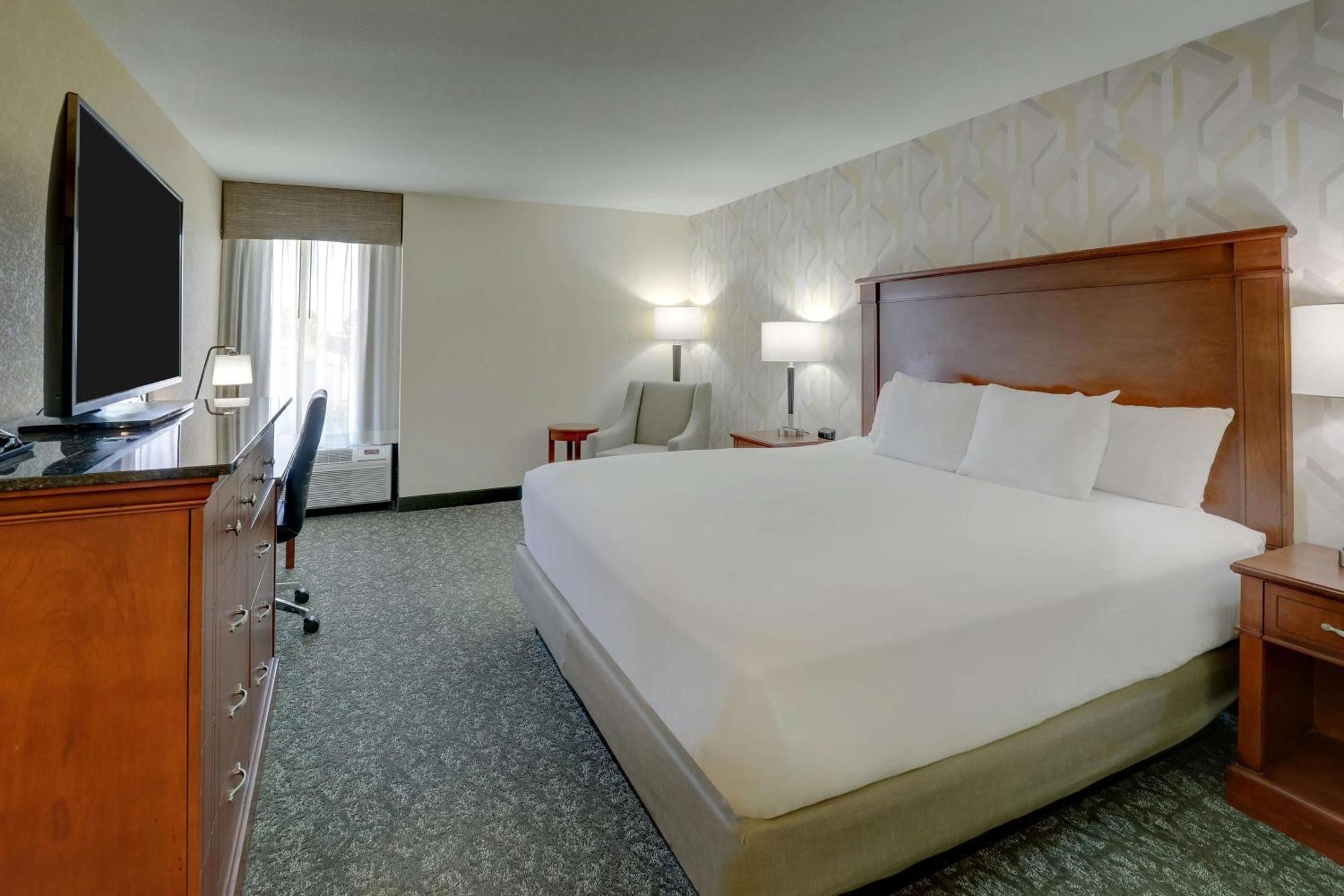 Drury & Place Hotel 3*