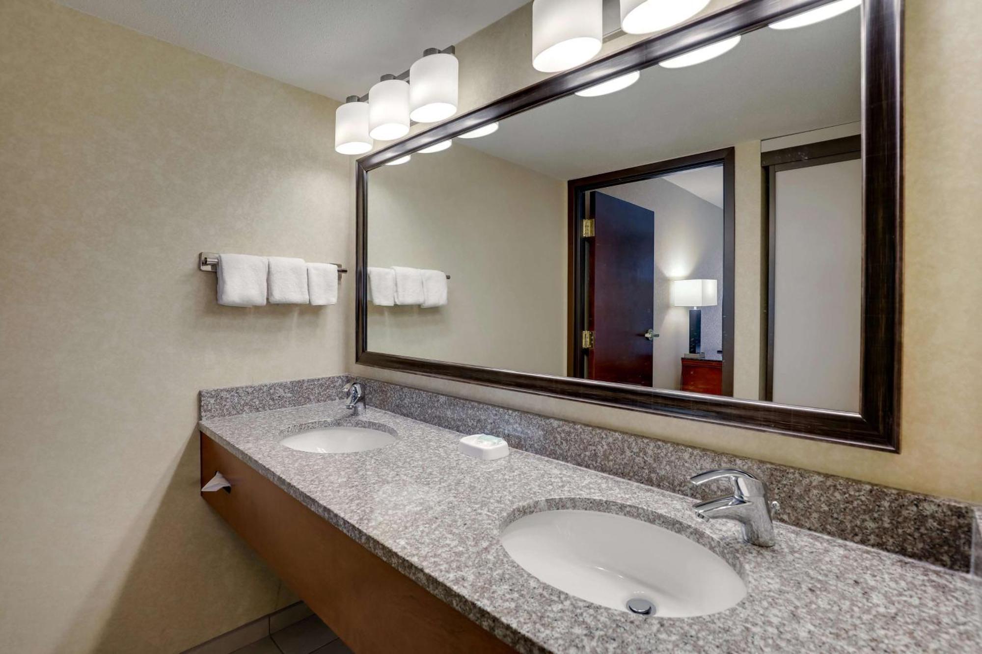 Hotel Drury & Place Charlotte