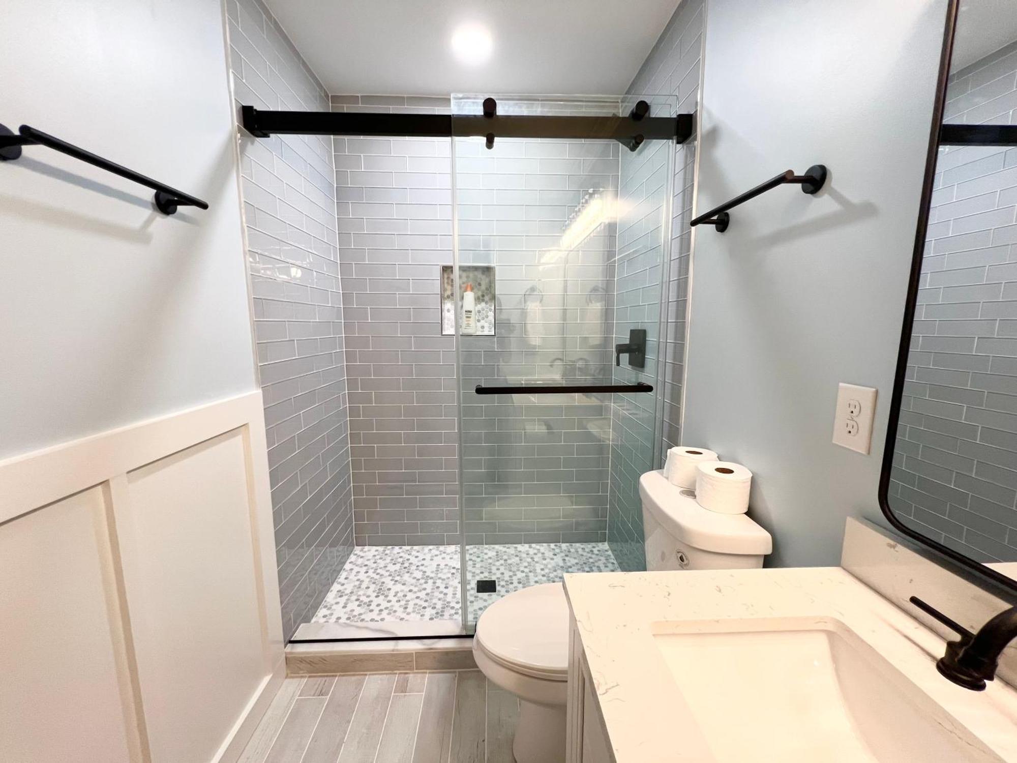 5 Bedrooms 7 Beds Luxury Fenced Yard Pets Ok * Charlotte