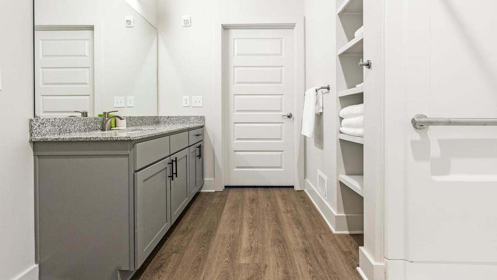 Landing At The Henry - 1 Bedroom In Northwest Apartment Charlotte