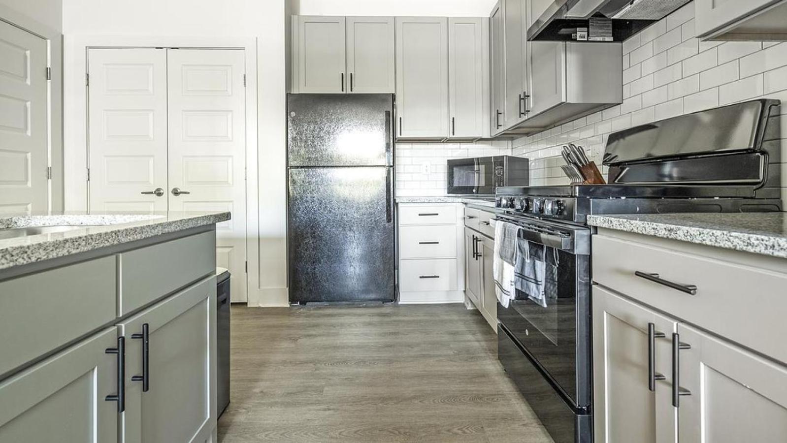 Landing At The Henry - 1 Bedroom In Northwest Apartment *