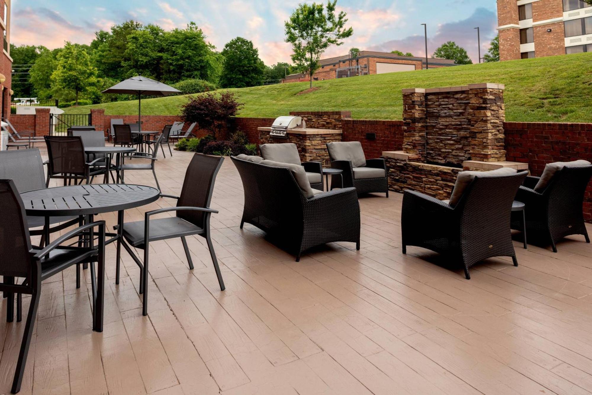 Fairfield & By Marriott Matthews Hotel 3*