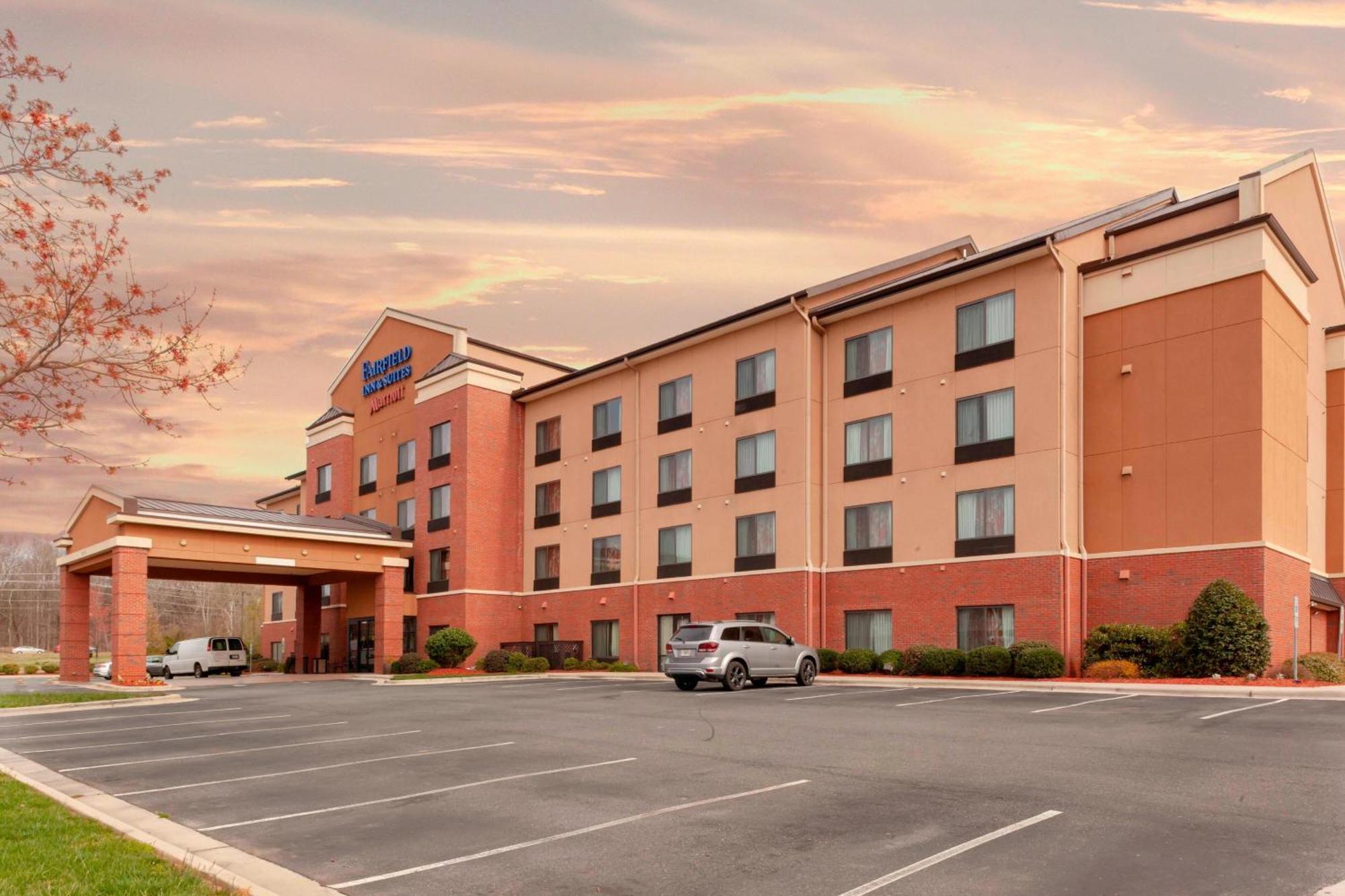 Hotel Fairfield & By Marriott Matthews