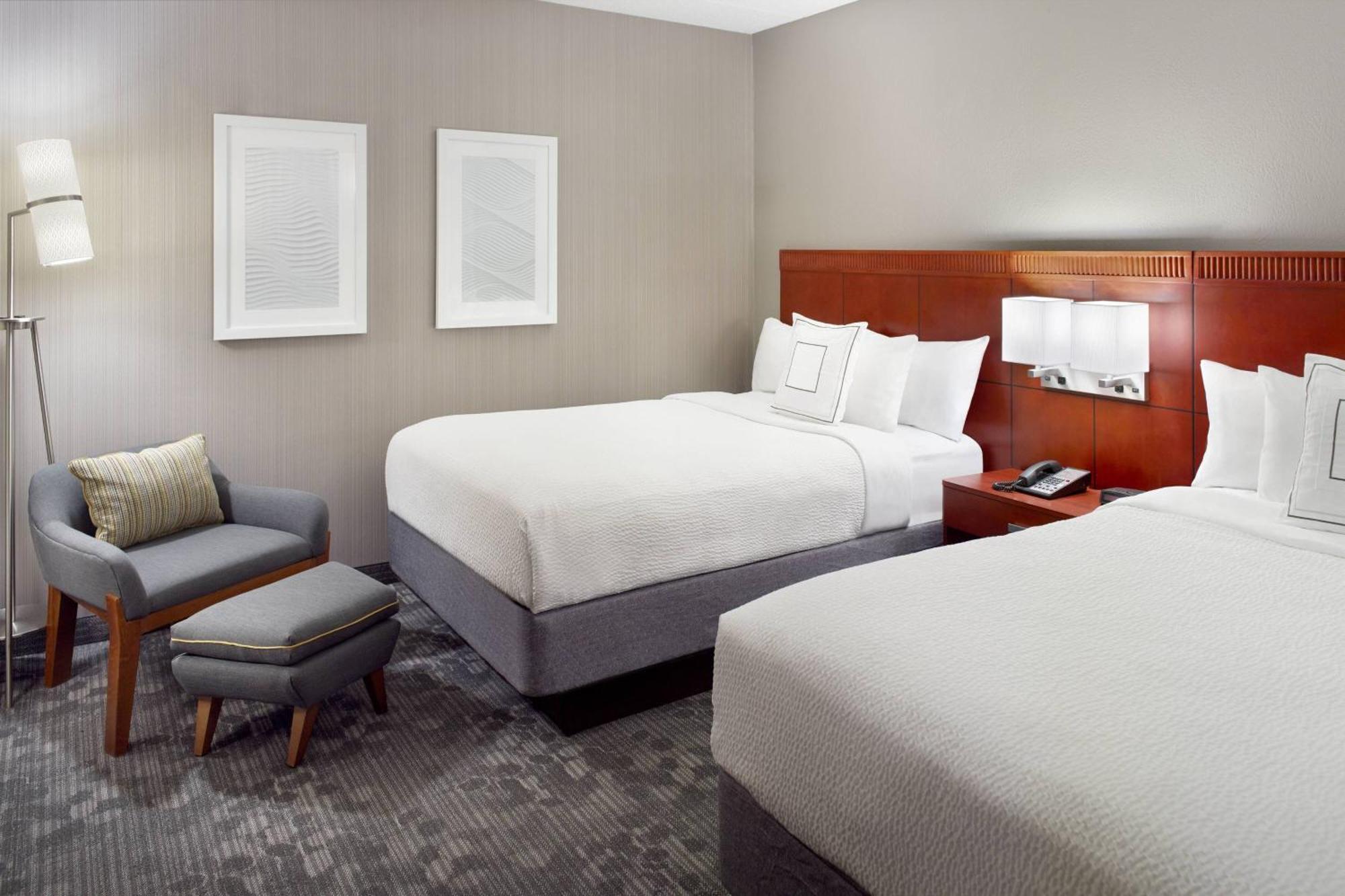 Hotel Courtyard Southpark 3*