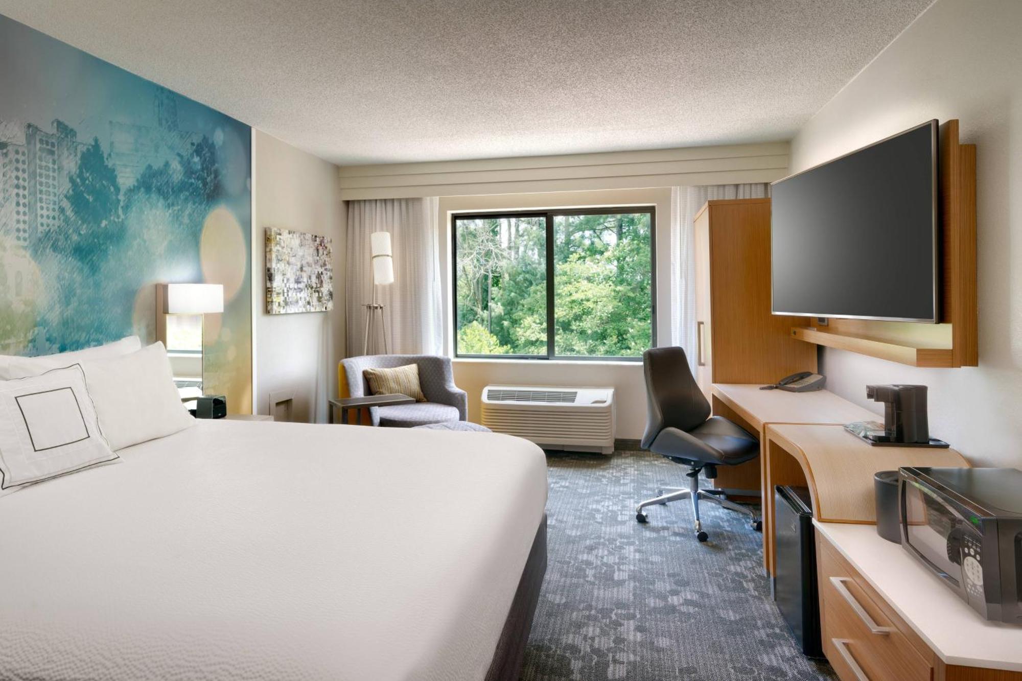Courtyard By Marriott Airport Loso 3*