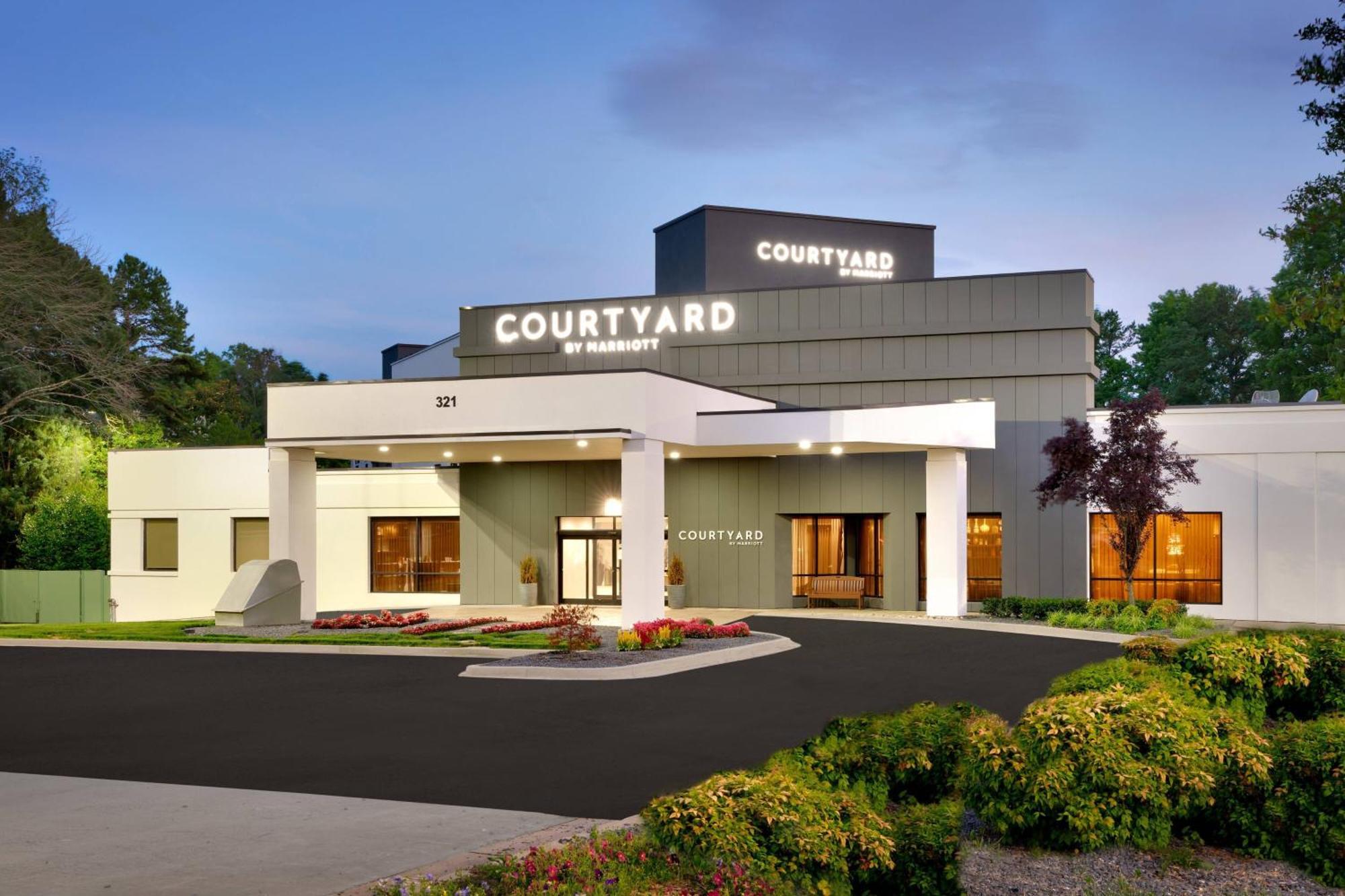 Courtyard By Marriott Airport Loso 3*