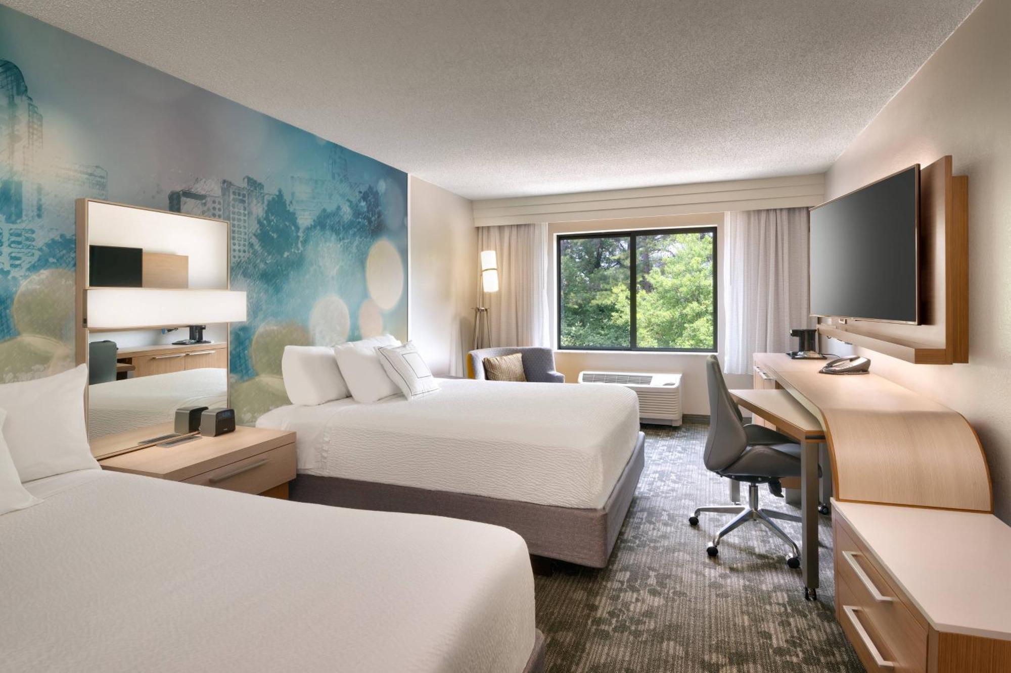 Courtyard By Marriott Airport Loso