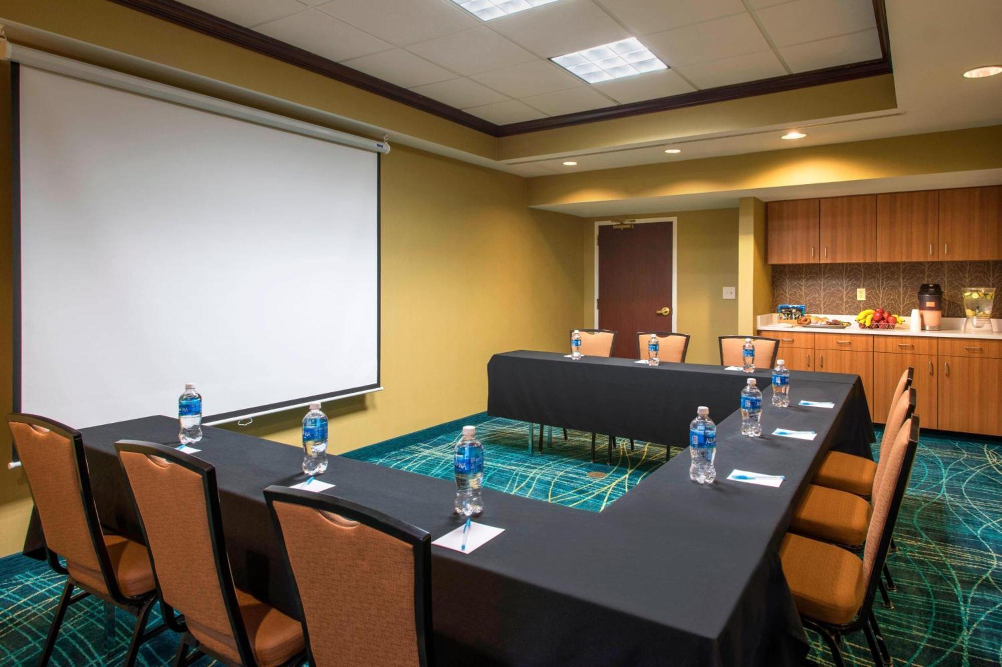 Springhill By Marriott Airport Hotel 3*