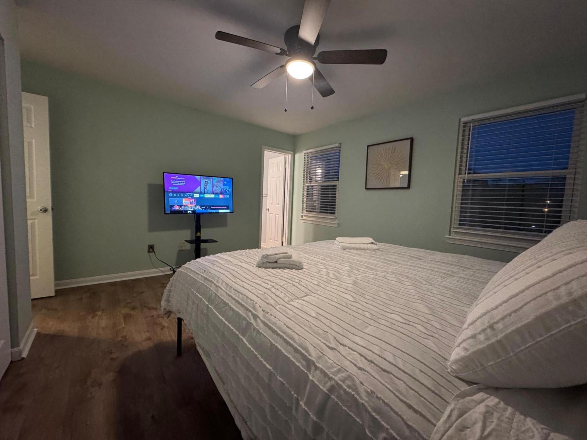 Apartment 3 Bedroom Townhouse-max 8 Guests *
