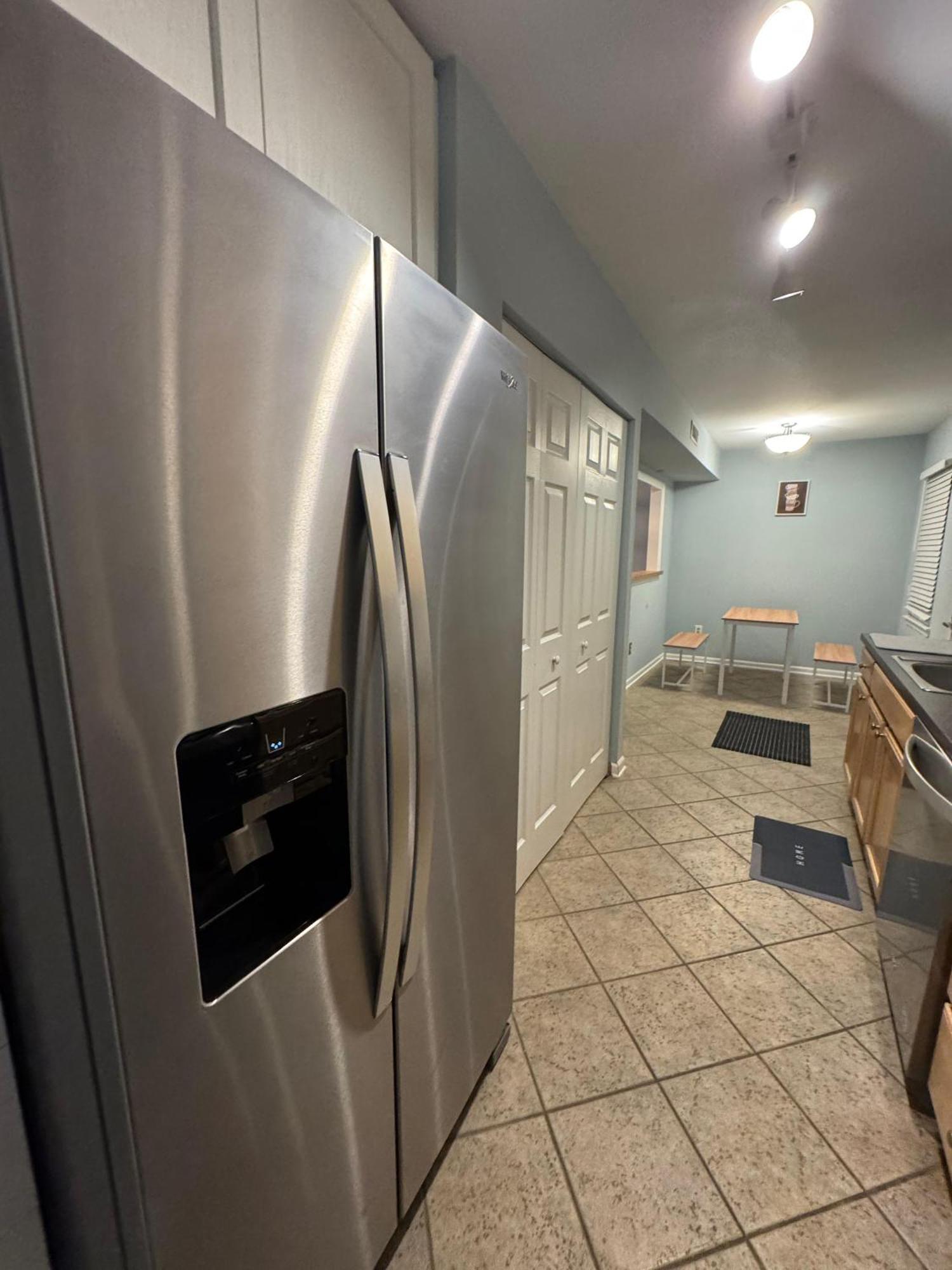 3 Bedroom Townhouse-max 8 Guests *