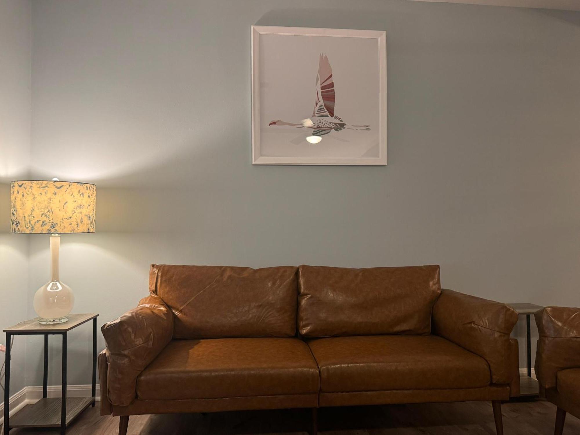 3 Bedroom Townhouse-max 8 Guests Apartment Charlotte