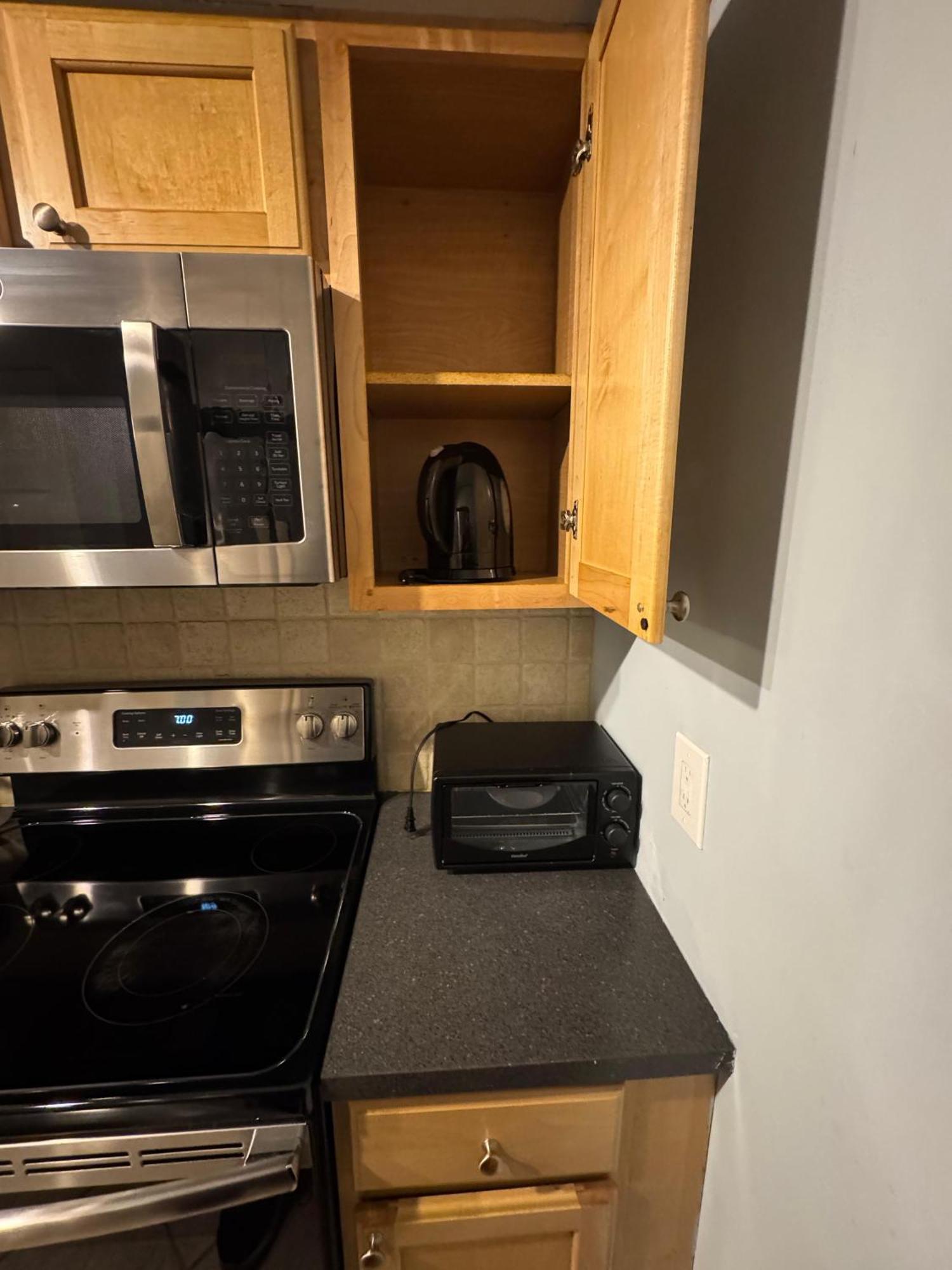 3 Bedroom Townhouse-max 8 Guests Apartment
