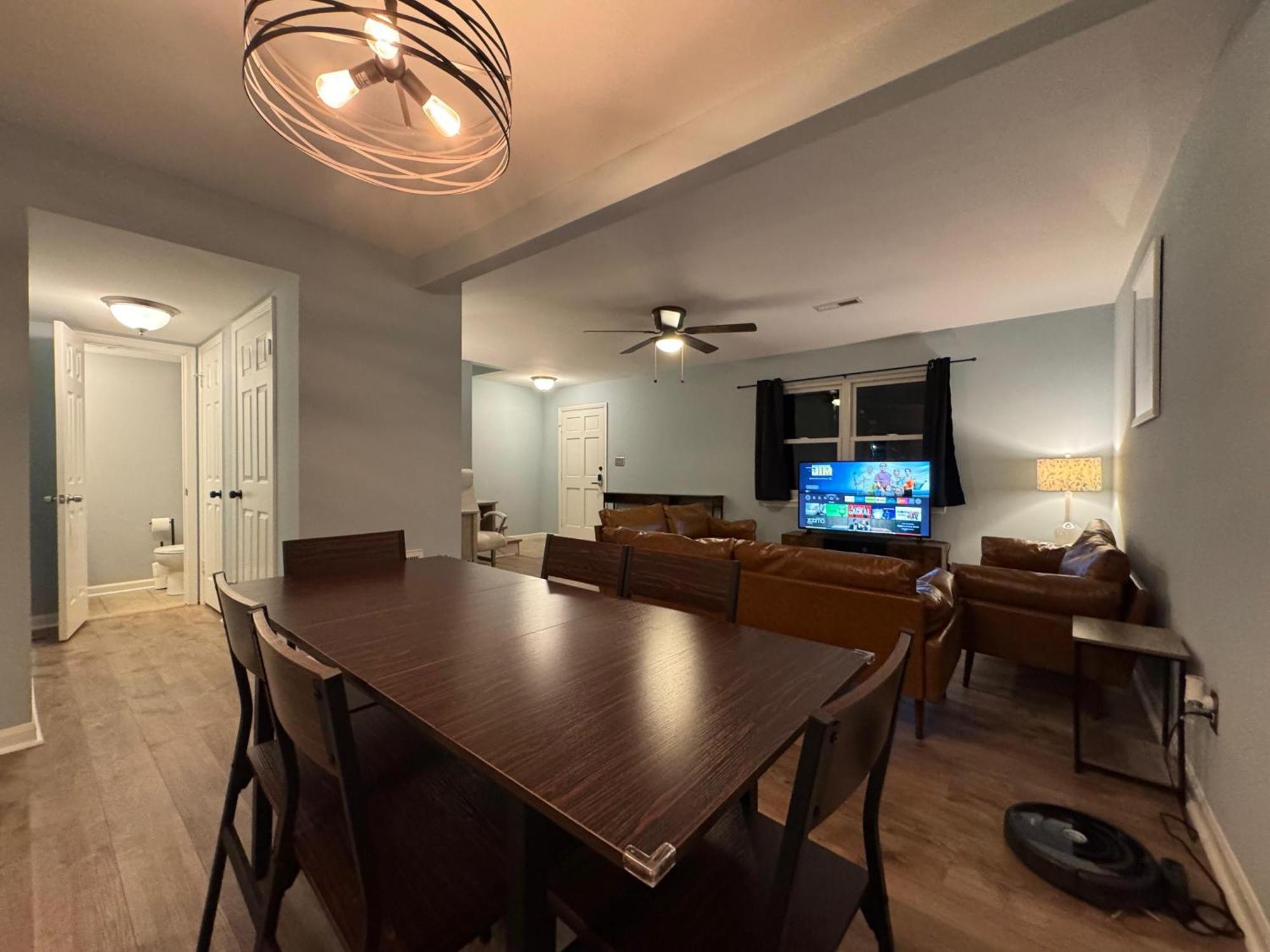 3 Bedroom Townhouse-max 8 Guests *
