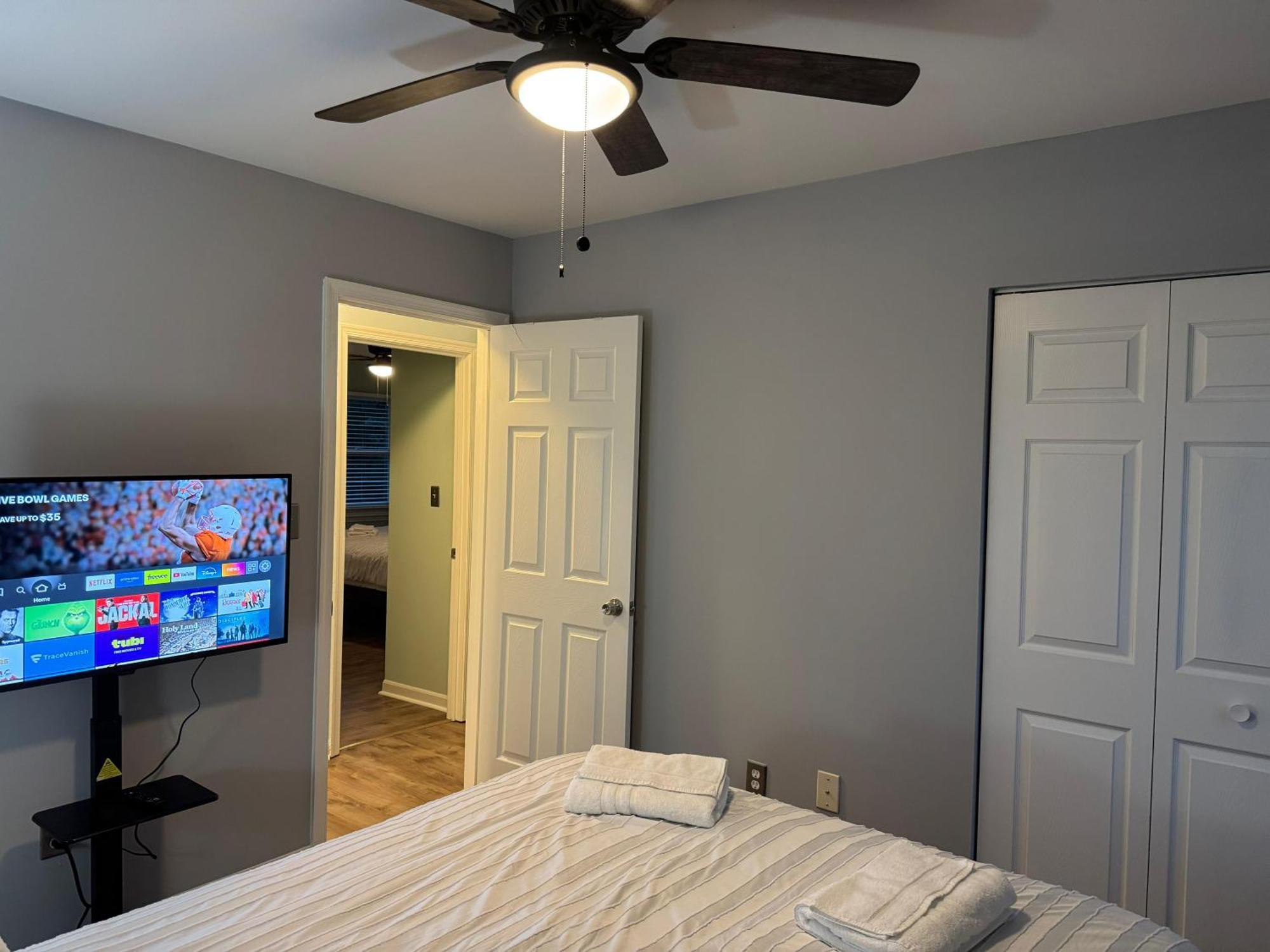 3 Bedroom Townhouse-max 8 Guests Apartment