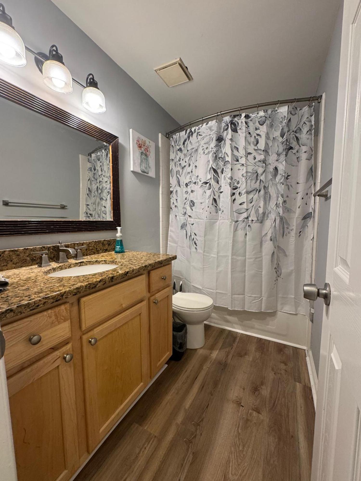 3 Bedroom Townhouse-max 8 Guests Apartment *