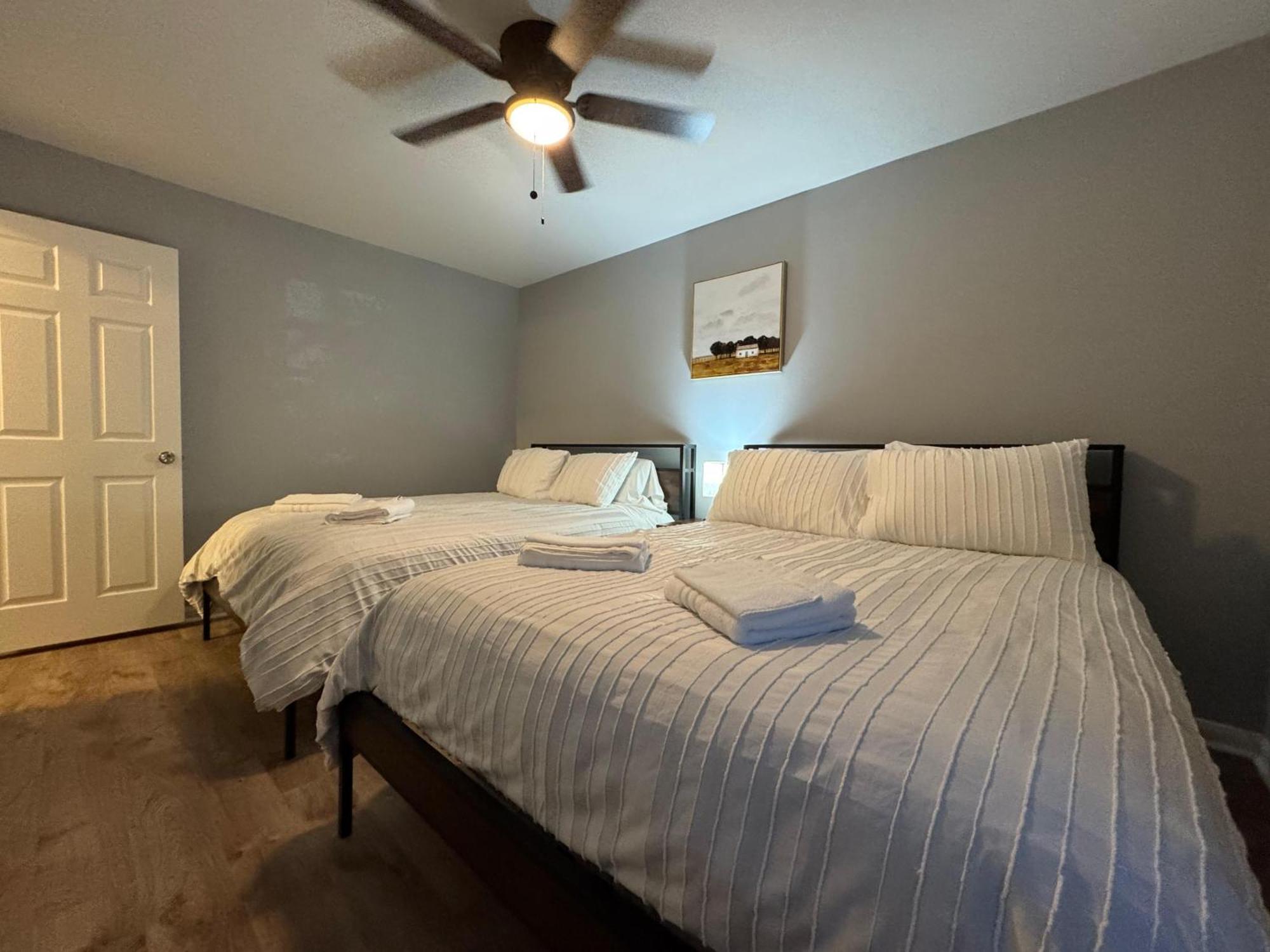 3 Bedroom Townhouse-max 8 Guests Apartment