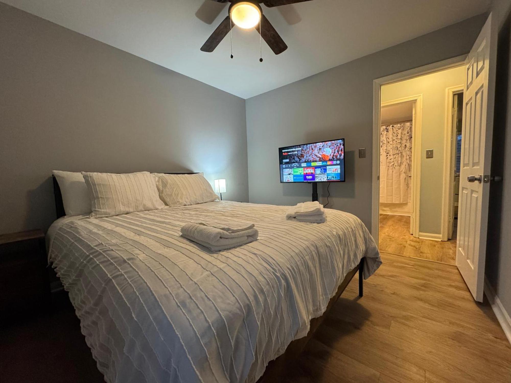 3 Bedroom Townhouse-max 8 Guests *