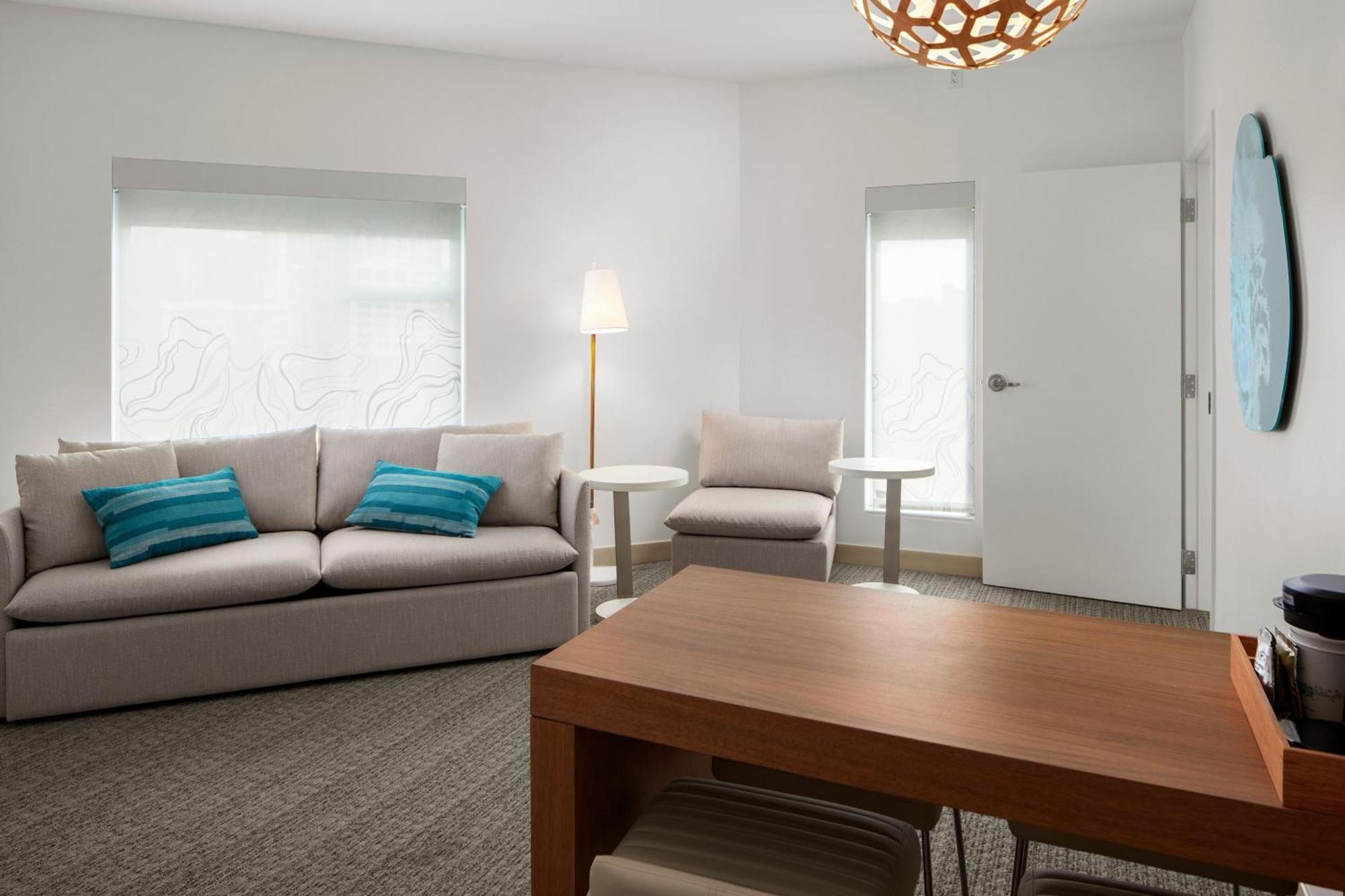 Hotel Element Uptown *