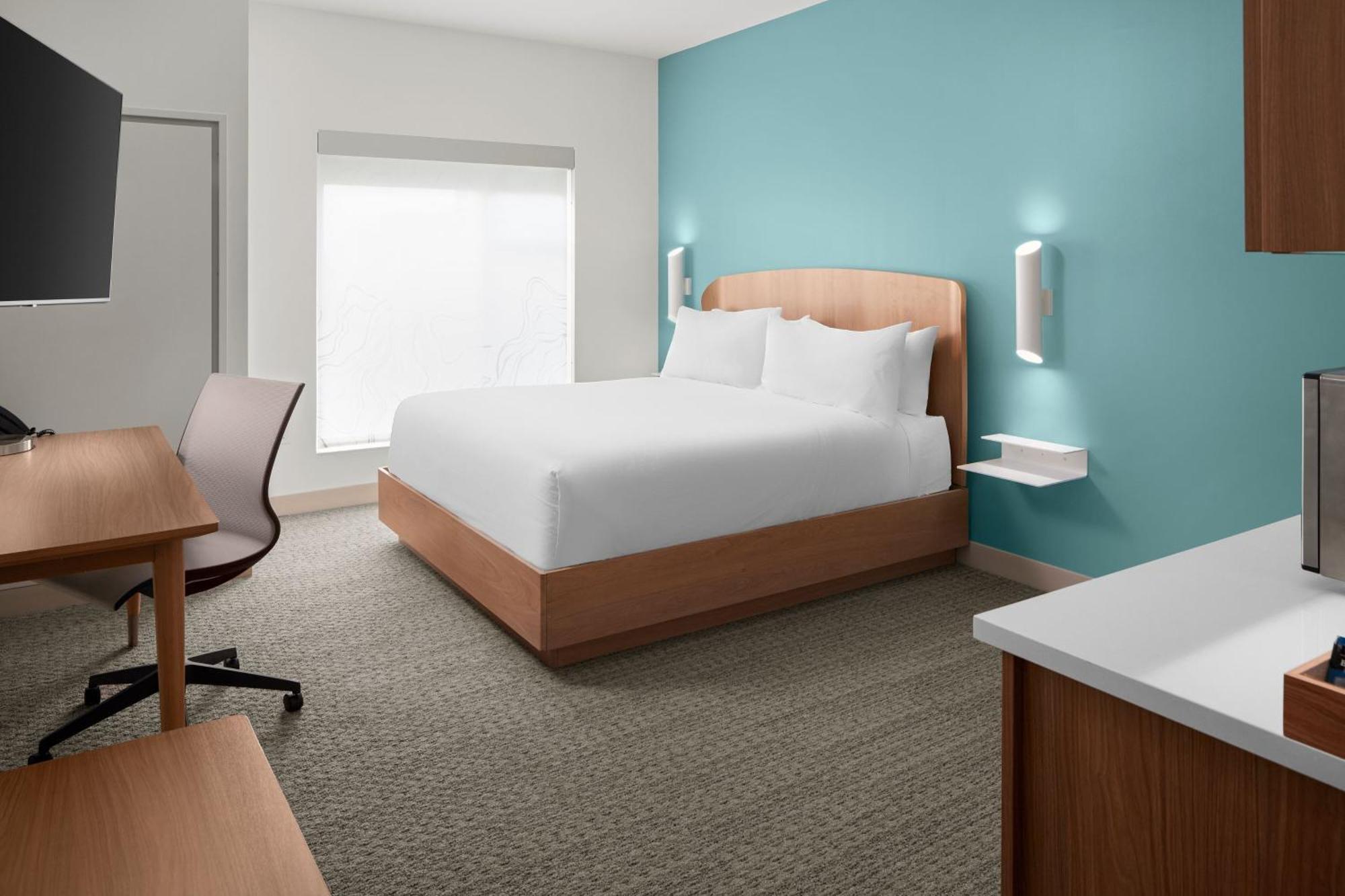 Element Uptown Hotel