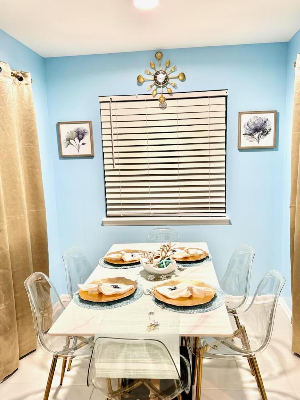 Coastal Retreat Near Pineville And Clt Holiday home