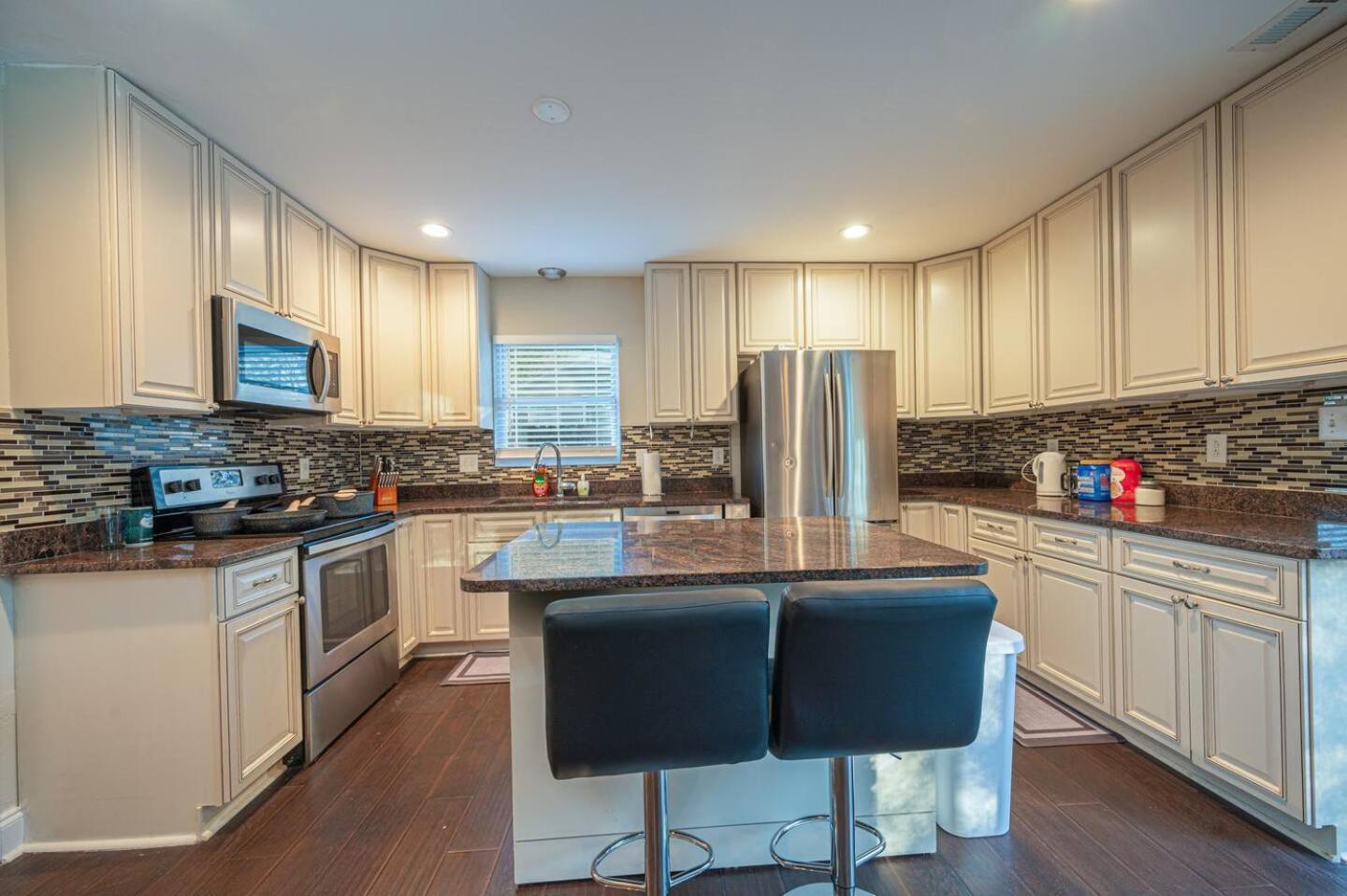 Comfy 3 Bed House,backyard,wifi-spacy Charlotte