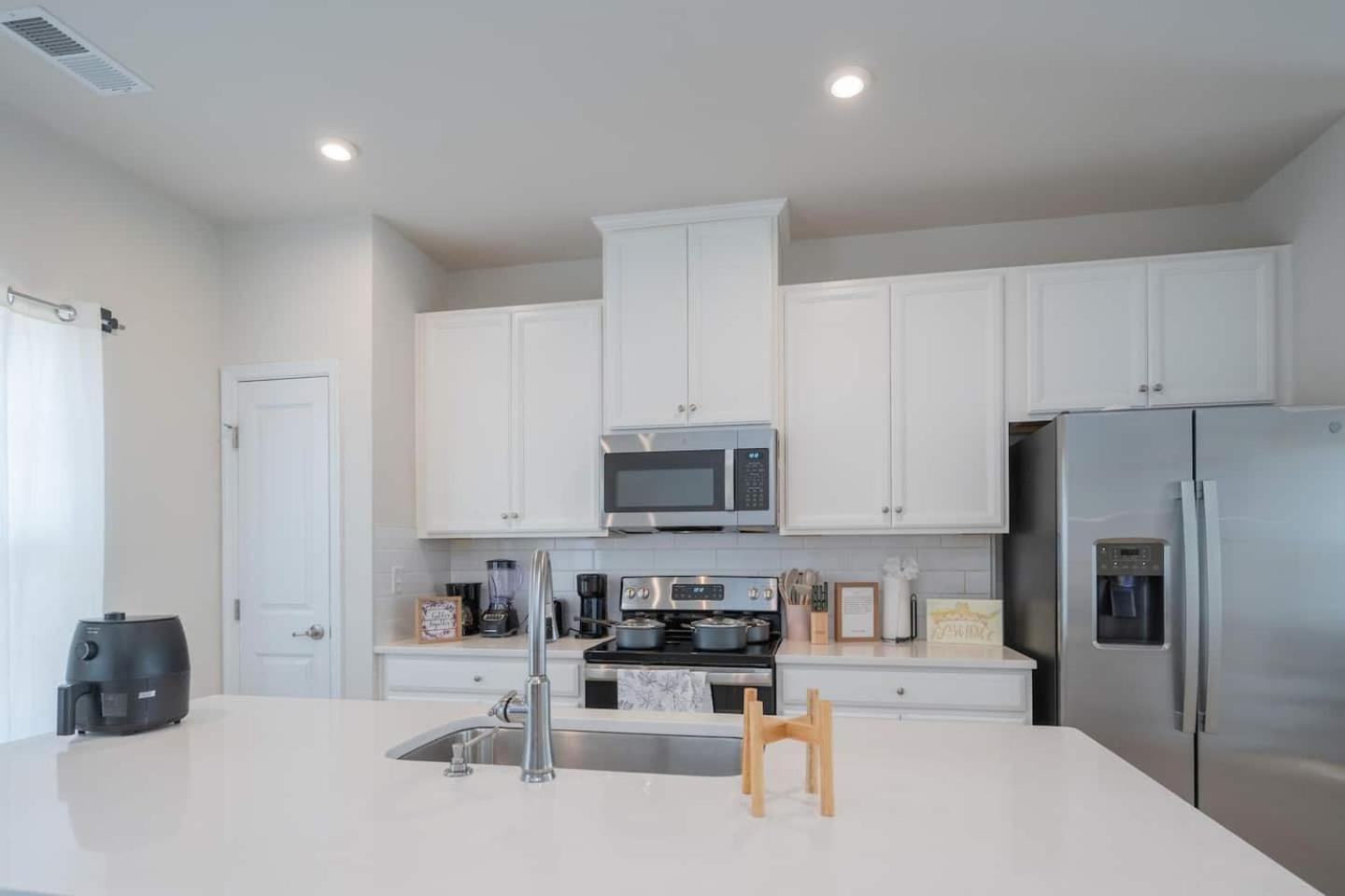 Brand-newwi-fipool-tabledt3bed