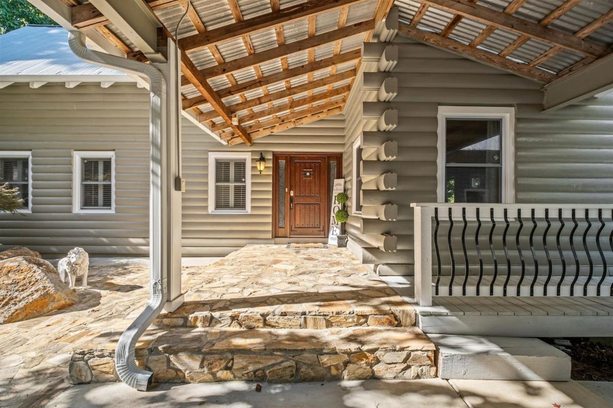 Wylie With Dock, Beach, And Hot Tub Holiday home Charlotte