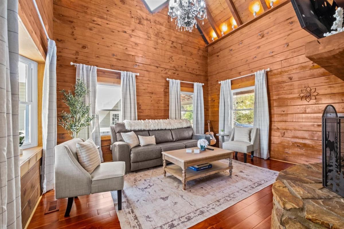 Holiday home Wylie With Dock, Beach, And Hot Tub Charlotte