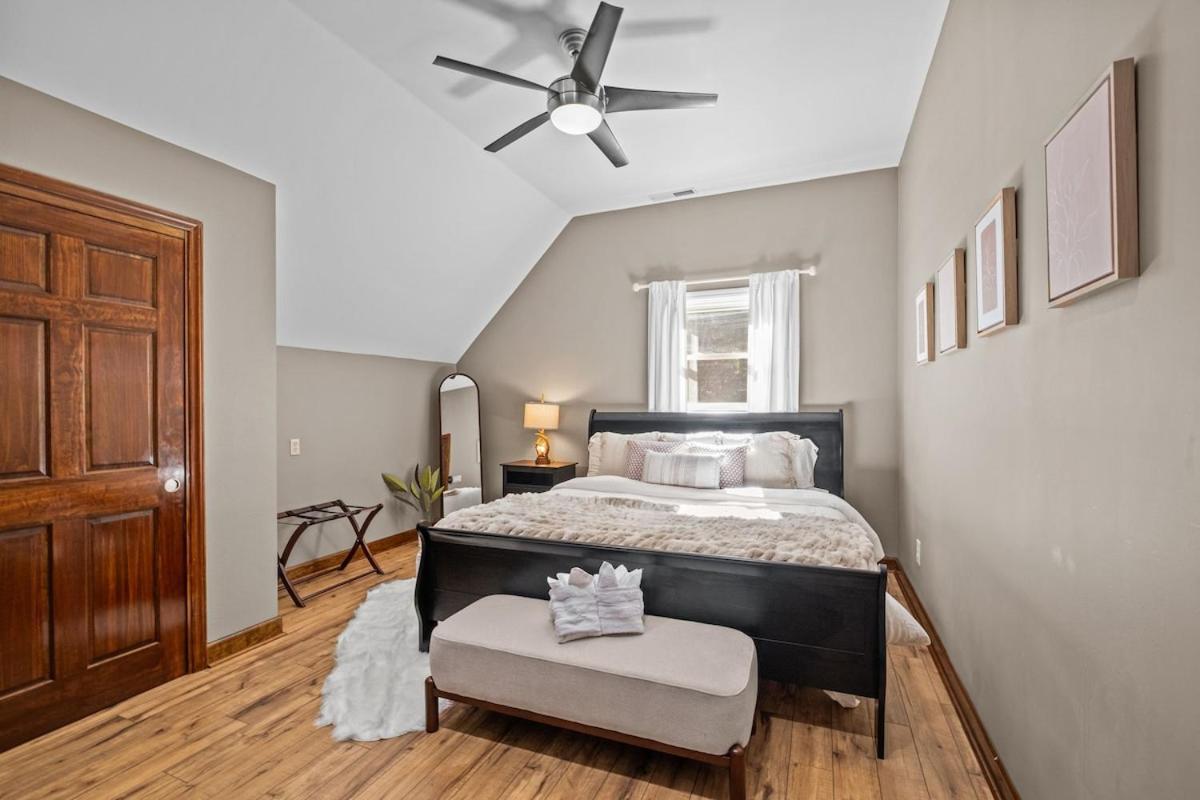 Holiday home Wylie With Dock, Beach, And Hot Tub Charlotte