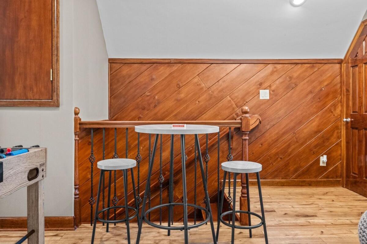 Wylie With Dock, Beach, And Hot Tub Holiday home Charlotte