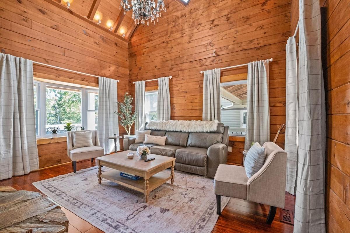 Holiday home Wylie With Dock, Beach, And Hot Tub Charlotte