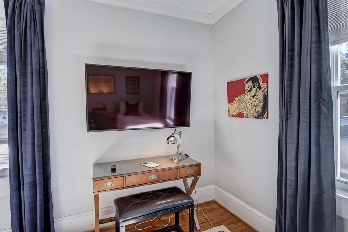 Chic Comfortable 2br With Porch Near Dilworth Holiday home Charlotte