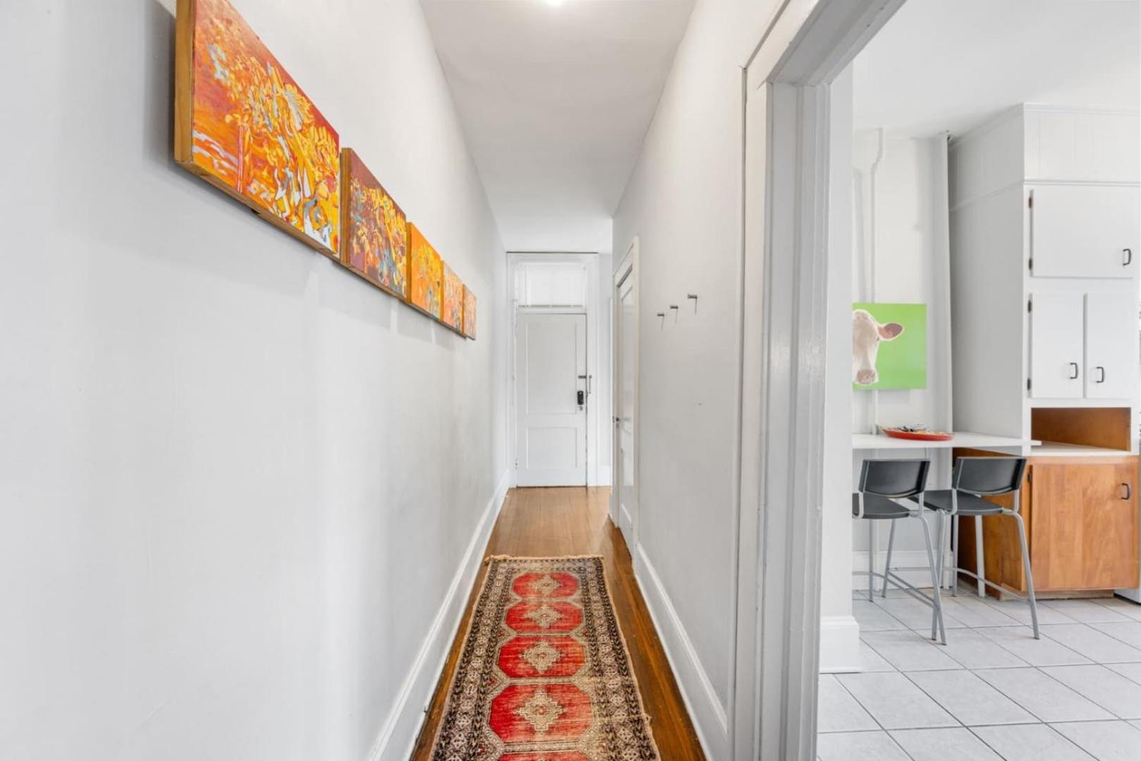 Holiday home Retro 1br In Elizabeth With Porch & Eclectic Design Charlotte
