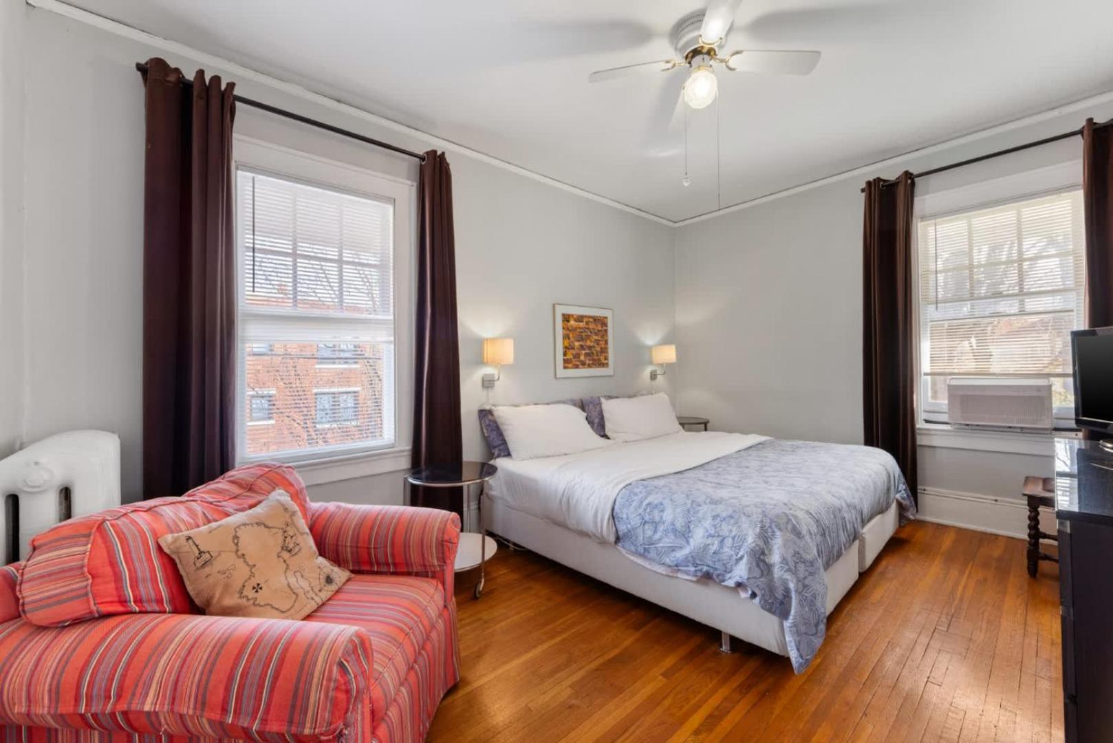 Well Located 1 Bedroom In Elizabeth With Covered Porch Holiday home *