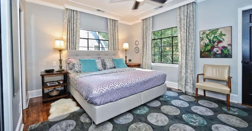 Chic And Comfortable 2br Near Uptown Holiday home *