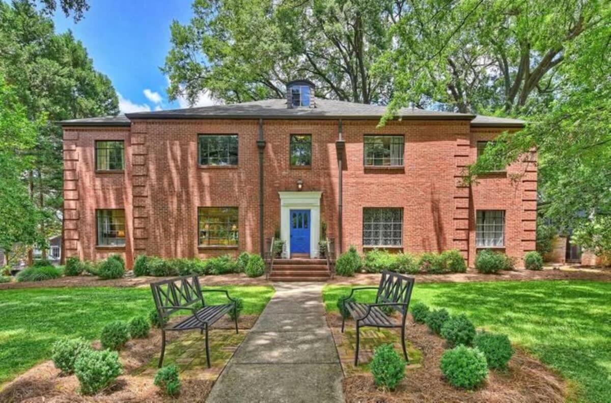 Holiday home Elegant 2br With Covered Patio Charlotte