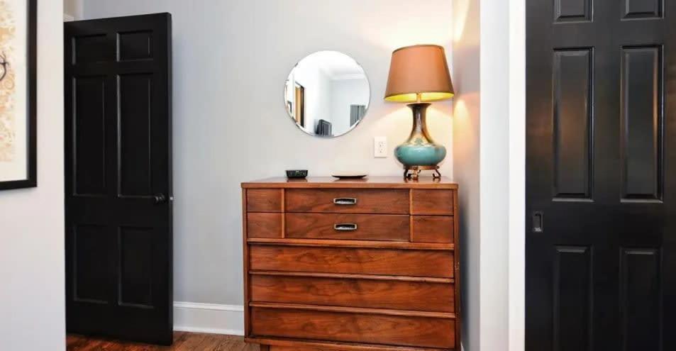 Chic And Comfortable 2br Near Uptown Holiday home